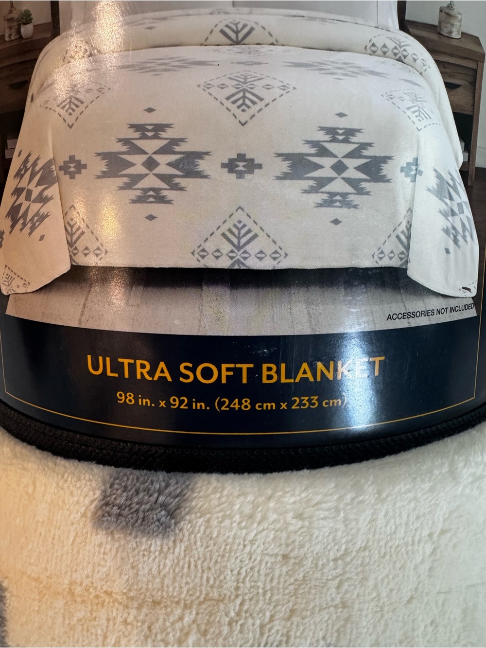 Pendleton Cream & Gray Geometric Ultra Soft Blanket
